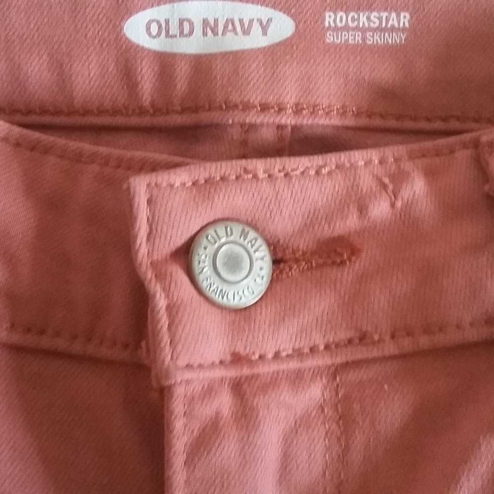 NWOT Old Navy Rockstar Super Skinny Jeans 4